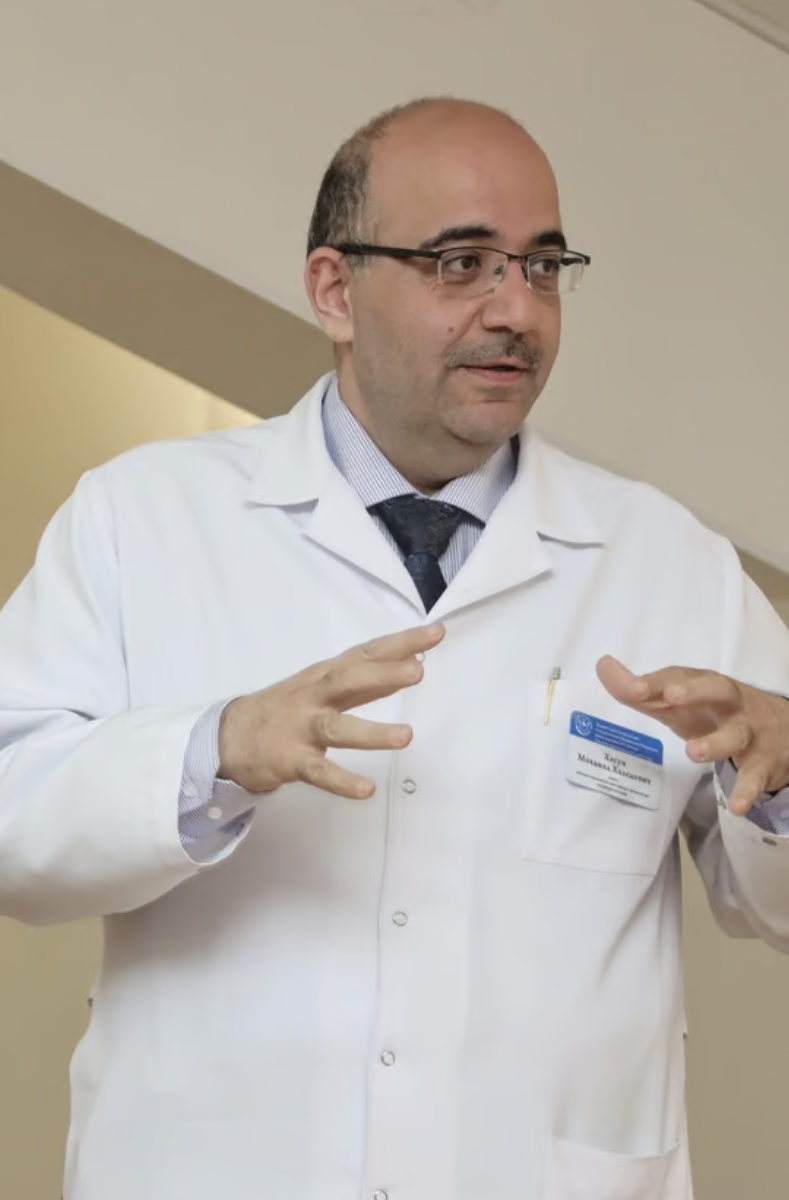 Доктор Хасун в университете