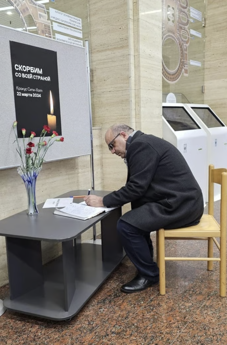 Доктор Хасун во время рабочего визита